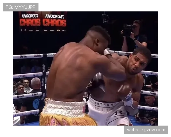 重量级对决:前冠军“铁血”纳干诺的队友首回合KO获胜 重量级对决:前冠军“铁血”纳干诺的队友首回合KO获胜